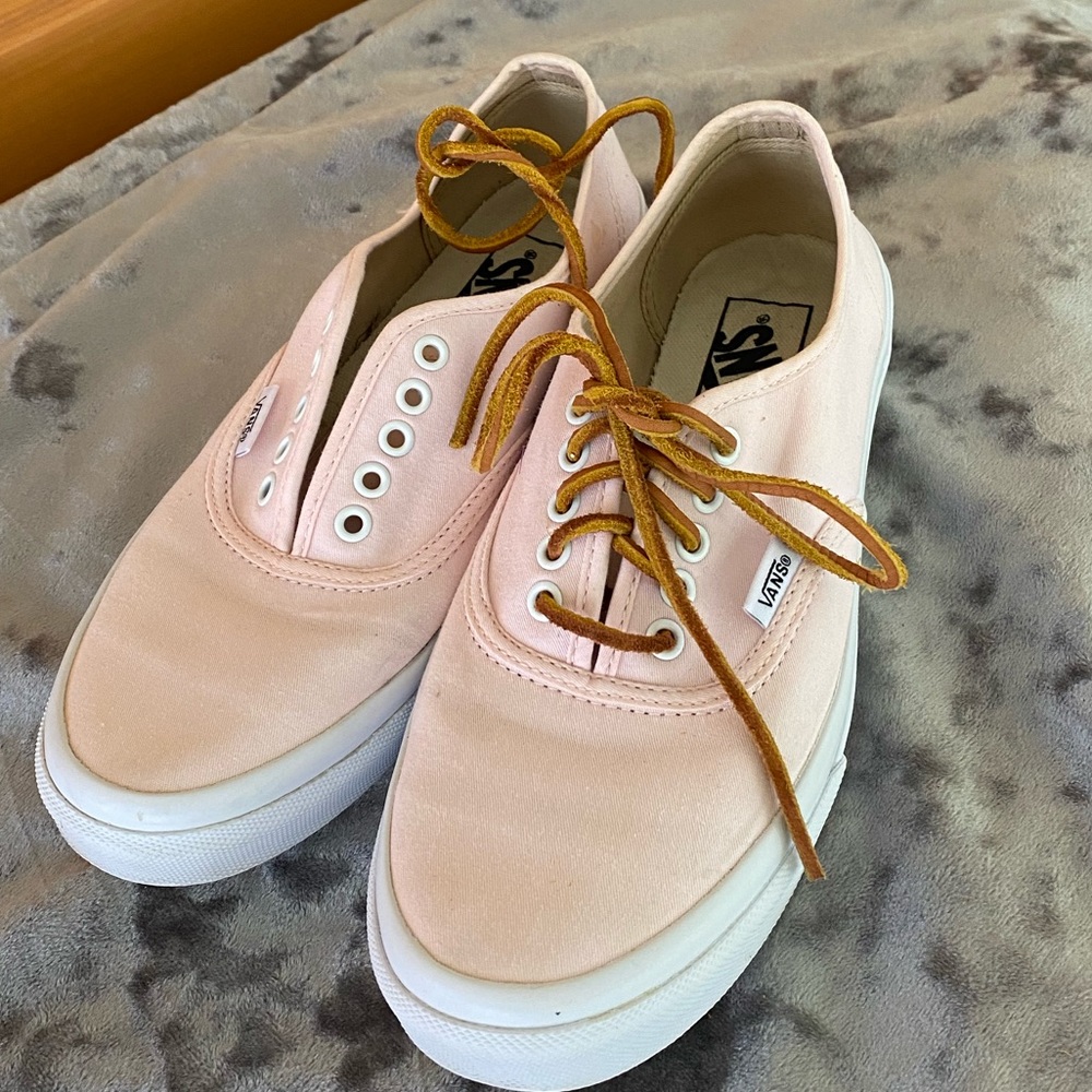 VANS “off the wall” light pink women’s sz 8